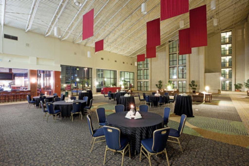 Red Lion Hotel North Baltimore Timonium Restaurant photo